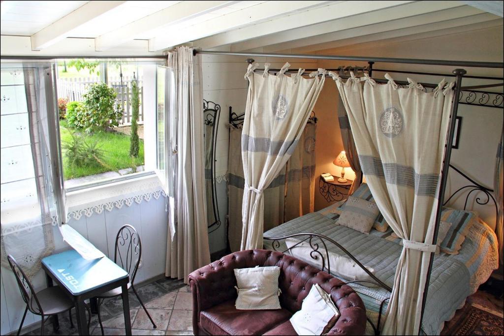 Domaine De L'Escuderia Hotel Parentis-en-Born Room photo